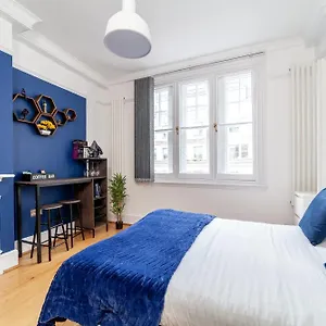 Cannon Street Apartment London
